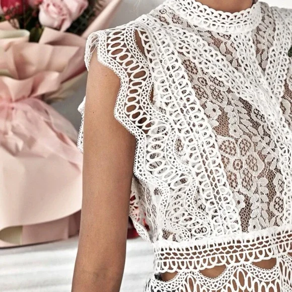 Women’s Lace White Top NWT - Picture 4 of 6